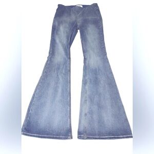 Free People size 31 bell bottoms, good condition.